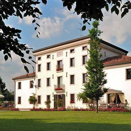 Hotel Villa Dei Carpini Oderzo Buitenkant foto