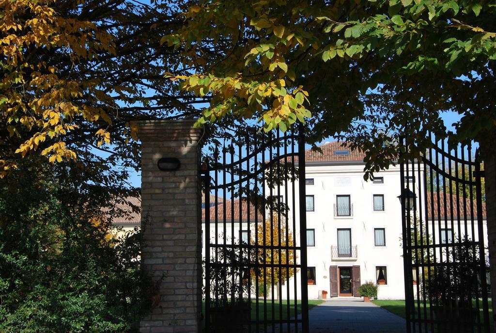 Hotel Villa Dei Carpini Oderzo Buitenkant foto