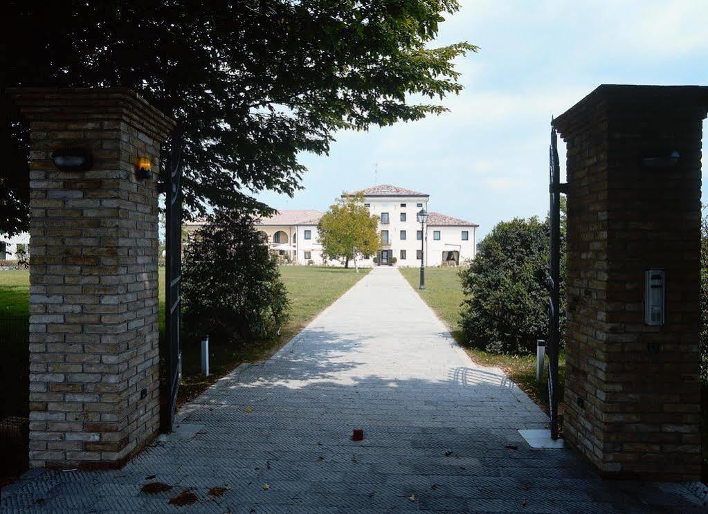 Hotel Villa Dei Carpini Oderzo Buitenkant foto